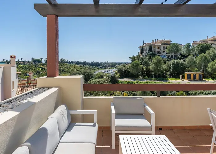 Ribera Luar Penthouse 2459 エステポナ